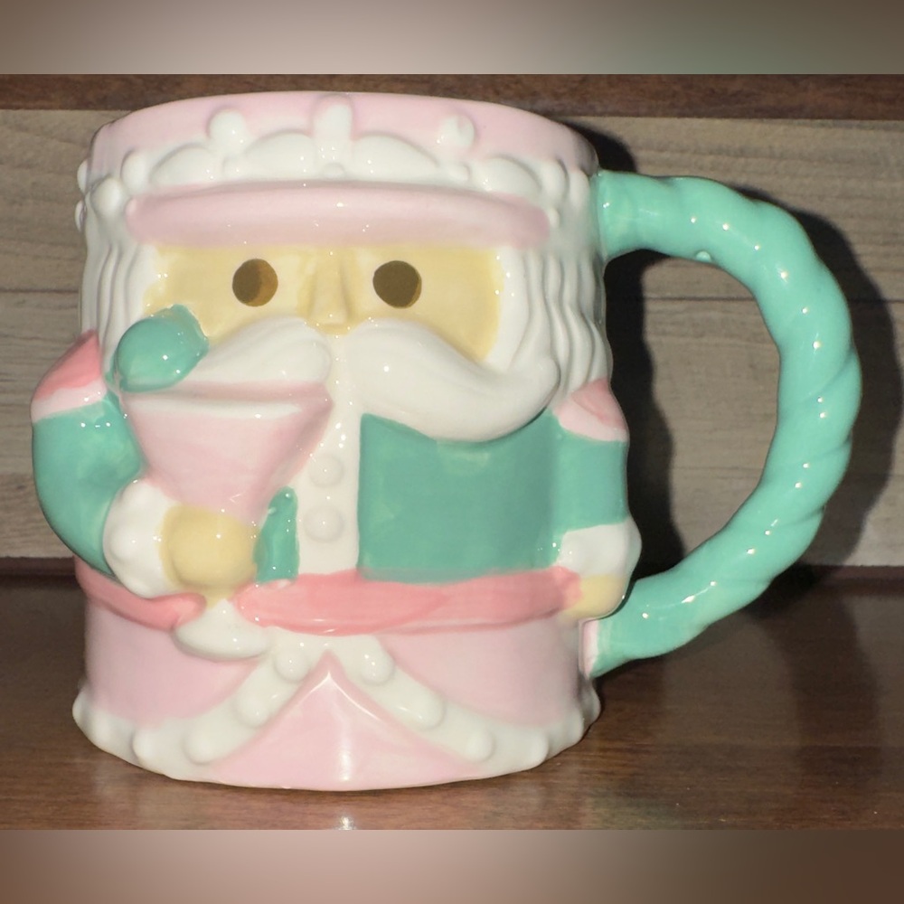 Súper Cute 🥰 Christmas 🎄 Teal & Pink Nutcracker Holding a Martini 🍸 Mug